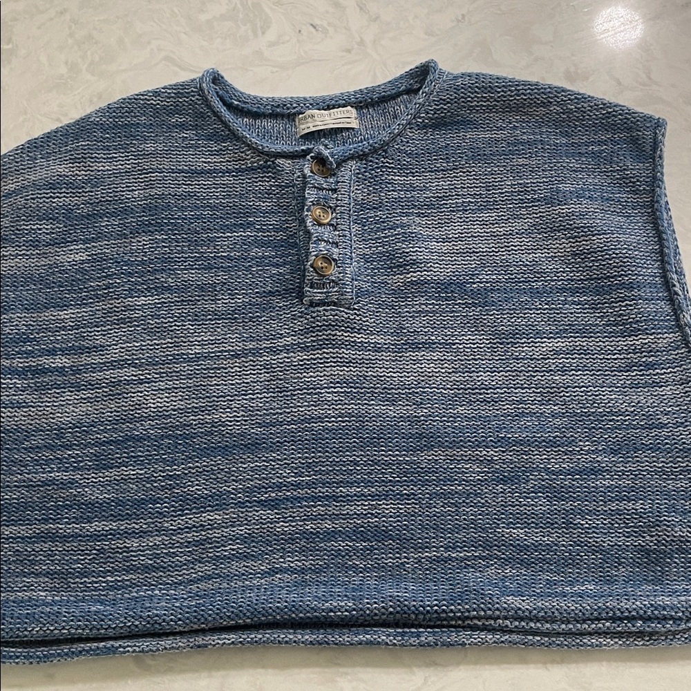 Urban Outfitters  sleeveless Cropped Knit Sweater Vest Blue Boxy Fit size Medium - Picture 2 of 16